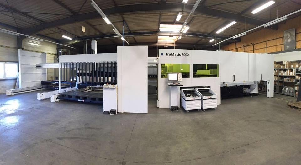 Vue panoramique de l'atelier de production Plimetal avant expédition